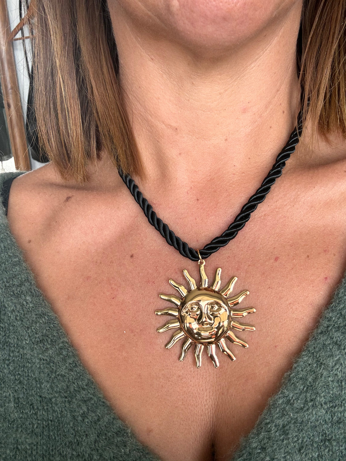 Collier cordon noir SUN