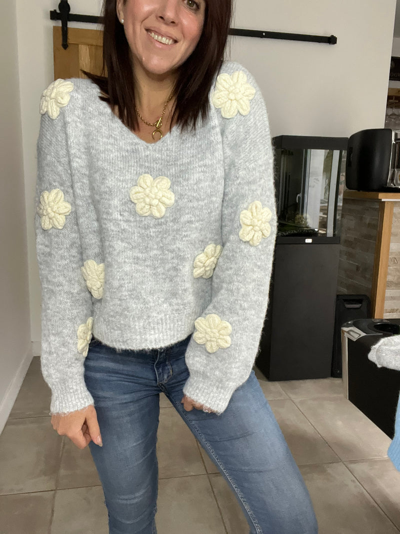 Pull  PRINT Gris grosses fleures brodés blanches