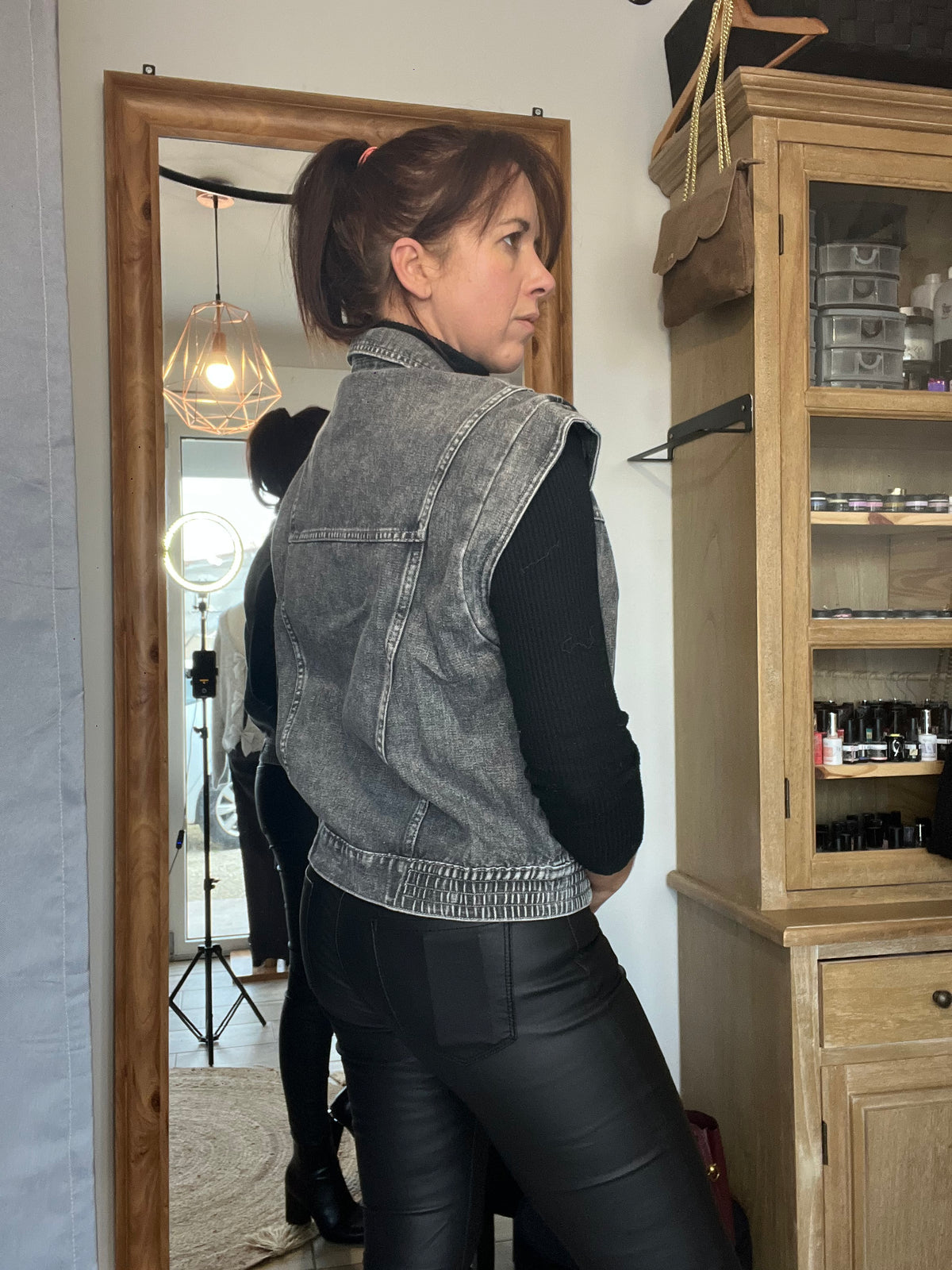 Veste sans manches en denim CASY noir délavé